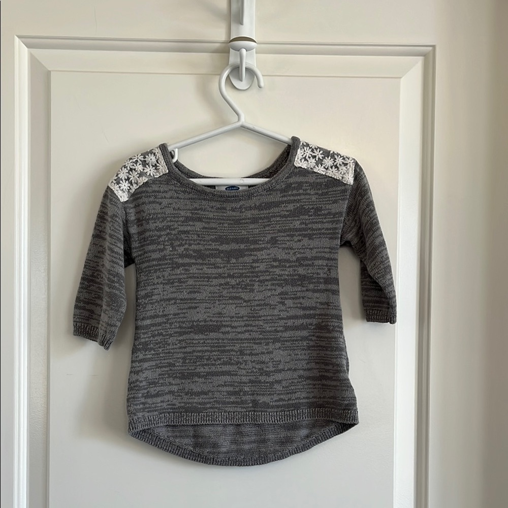 Old Navy lace accent top size 3